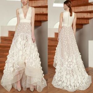 Bronx & Banco NWT Fiona Lace Ruffle Detail Bridal Gown in White Size XS